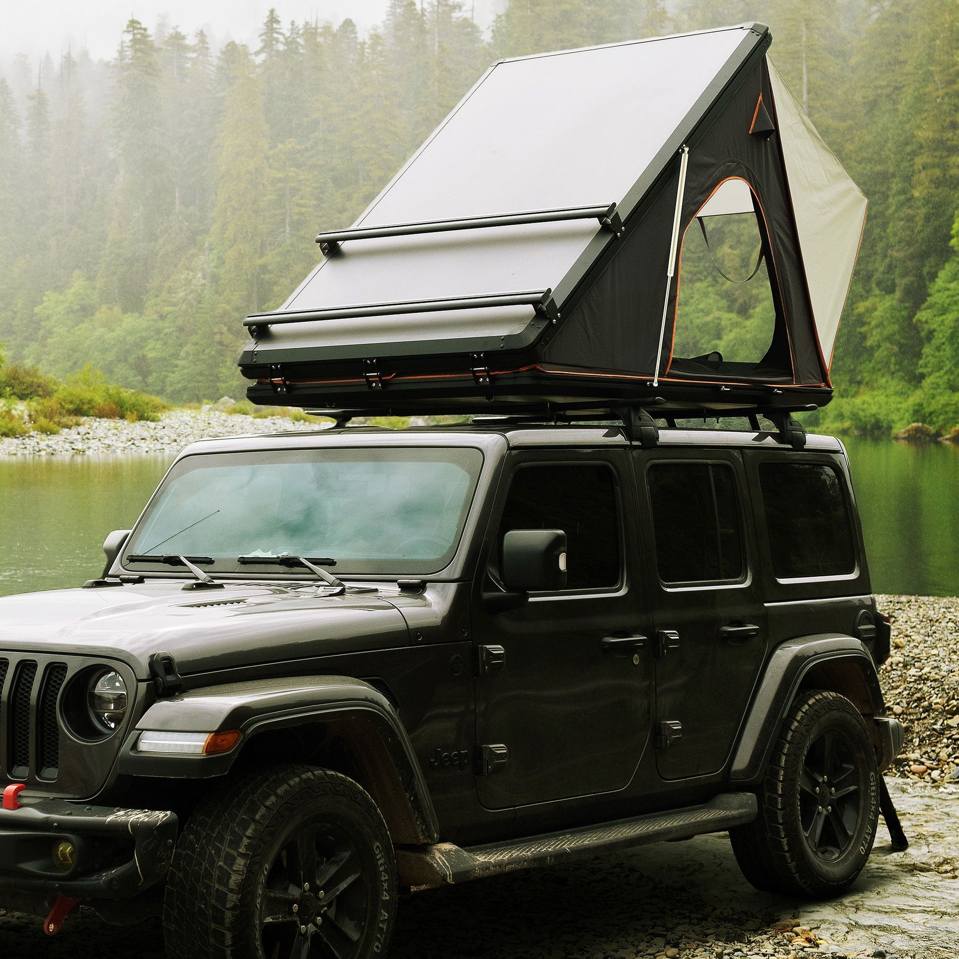 Trustmade Luxurious Triangle Aluminium Black Hard Shell Grey Rooftop Tent for Camping Doba