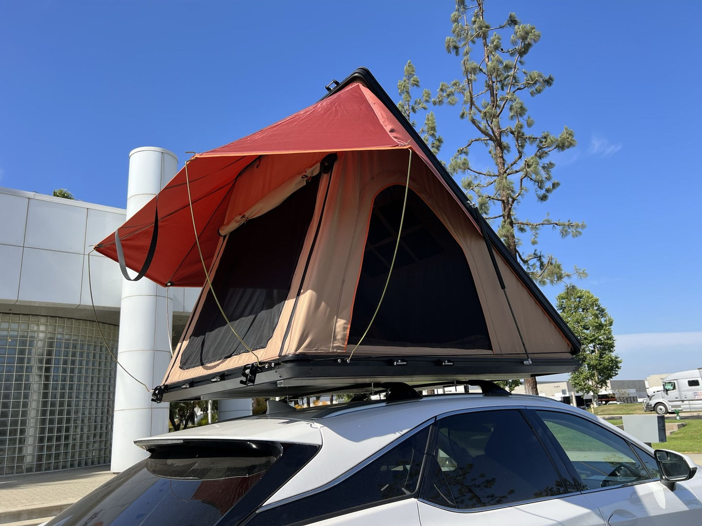 Trustmade Triangle Aluminium Black Hard Shell Beige Rooftop Tent Scout MAX Series ;  With Two Rainflies of Different Colors Doba