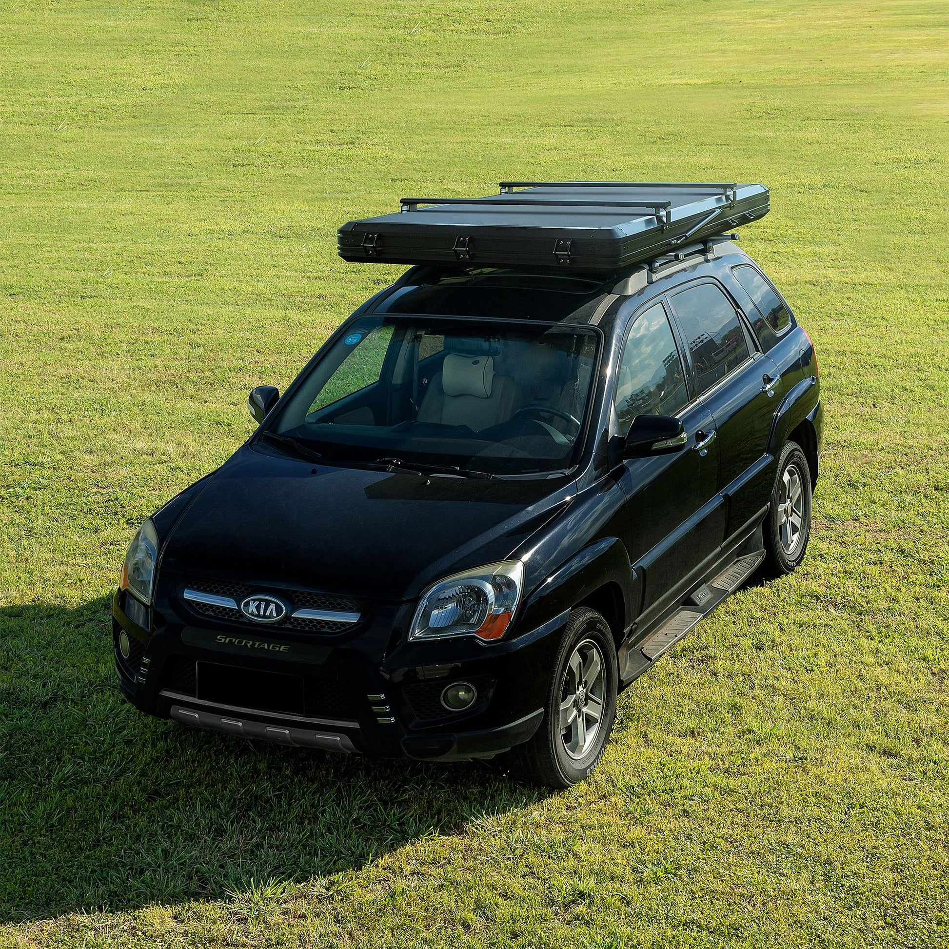 Trustmade Luxurious Triangle Aluminium Black Hard Shell Grey Rooftop Tent for Camping Doba